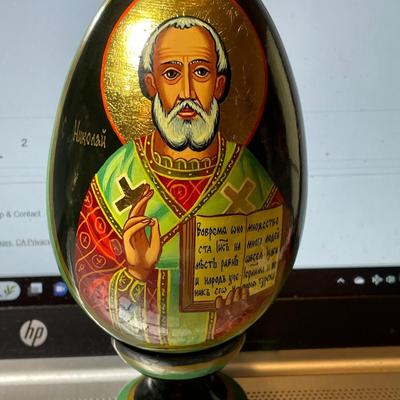 Vintage Scarce Artist Signed RUSSIAN Religious Orthodox Hand Painted Lacquered Wooden Egg Approx 6" Tall w/Stand in VG Preowned...