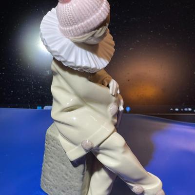 Lladro #5203 The Little Jester Figurine 8" Tall Glossy Finish in Very Good Preowned Condition No Original Box.