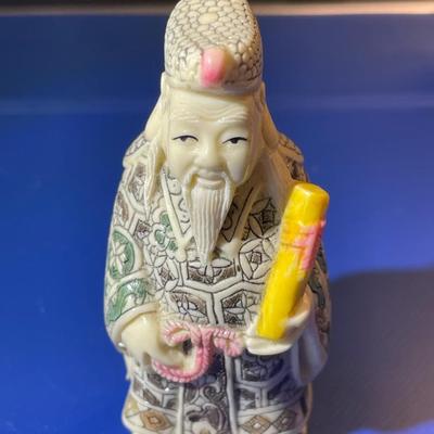 Asian Resin 3" Netsuke Style Figure in VG Preowned Condition.