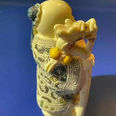 Asian Resin 3" Netsuke Style Figure in VG Preowned Condition.