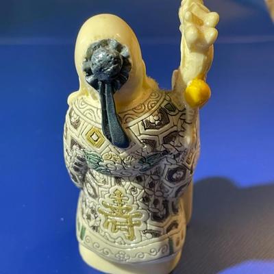 Asian Resin 3" Netsuke Style Figure in VG Preowned Condition.