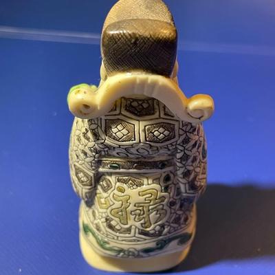 Asian Resin 3" Netsuke Style Figure in VG Preowned Condition.