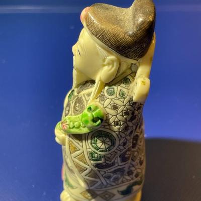 Asian Resin 3" Netsuke Style Figure in VG Preowned Condition.