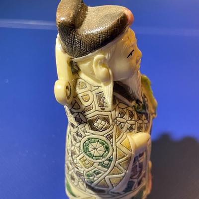 Asian Resin 3" Netsuke Style Figure in VG Preowned Condition.