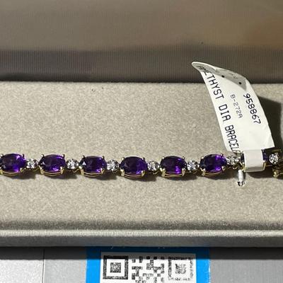 Ladies 14K Oval Amethysts & Diamond Chip Tennis Bracelet 5.4-Pennyweights TW 7" Long in VG Never Worn Condition as Pic'd.