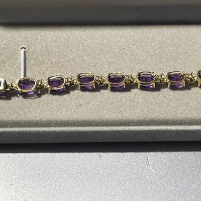 Ladies 14K Oval Amethysts & Diamond Chip Tennis Bracelet 5.4-Pennyweights TW 7" Long in VG Never Worn Condition as Pic'd.