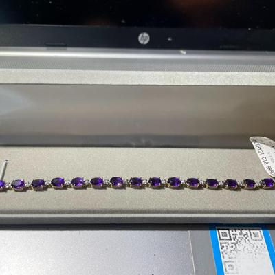 Ladies 14K Oval Amethysts & Diamond Chip Tennis Bracelet 5.4-Pennyweights TW 7" Long in VG Never Worn Condition as Pic'd.