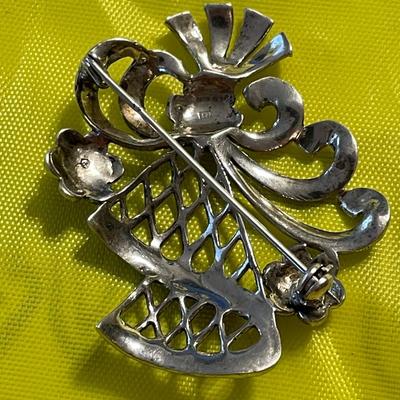 Vintage Sterling Silver Marcasite Flower Bouquet Pin/Brooch in VG Preowned Condition.