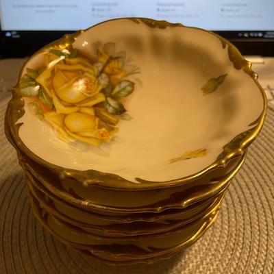 7 ES Germany Bavarian Dessert Dishes 5-1/8" Wide in Good Preowned Condition.