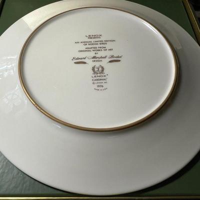 Vintage Lenox Annual Boehm Birds Porcelain Plate 1976 Cardinals Plate 10.5" in Original Box as Pictured.