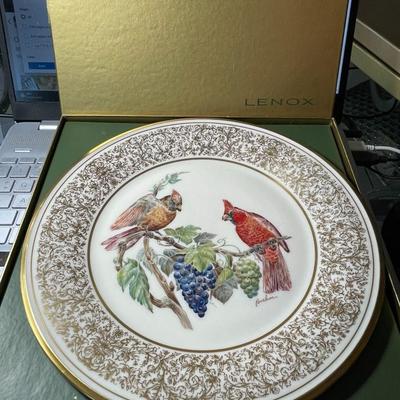 Vintage Lenox Annual Boehm Birds Porcelain Plate 1976 Cardinals Plate 10.5" in Original Box as Pictured.