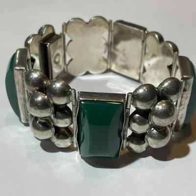 Vintage Mid-Century Mexican Sterling Silver .925 Green Onyx Bracelet 7.25 " Long 64.8 Grams TW as Pictured.