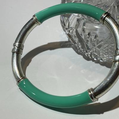 Vintage Estate Milor .925 Sterling Silver Spring Hinged Bangle Bracelet in Good Preowned Condition.