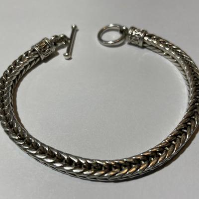 Vintage .925 Sterling Silver 8" Solid Weave Bracelet in Very Good Preowned Condition. (31.6 Grams TW).