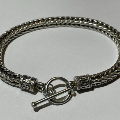 Vintage .925 Sterling Silver 8" Solid Weave Bracelet in Very Good Preowned Condition. (31.6 Grams TW).