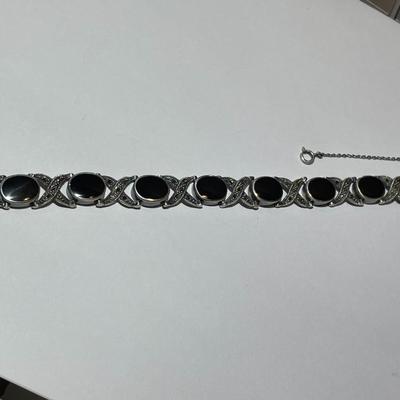 Vintage .925 Sterling Silver Onyx & Marcasite 7.5" Bracelet and 1/2" Wide 21.7 Grams TW in Good Preowned Condition.