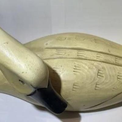 VINTAGE Large 17" White Swan/Goose Wooden Decoy Hand Carved 18" Long in Good Preowned Condition.
