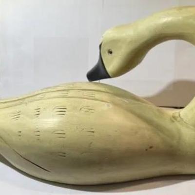 VINTAGE Large 17" White Swan/Goose Wooden Decoy Hand Carved 18" Long in Good Preowned Condition.