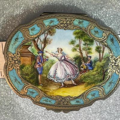 Antique Hand Painted & Guilloche Enamel .800/900/925 Silver "Girl Dancing" Powder Case in VG Preowned Condition.