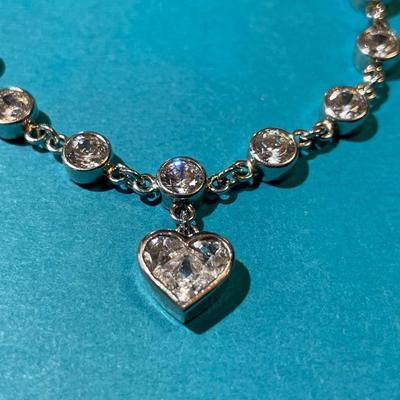 Vintage 7" Fashion CZ Bracelet 7" Long w/Heart Toggle Clasp in VG Preowned Condition.