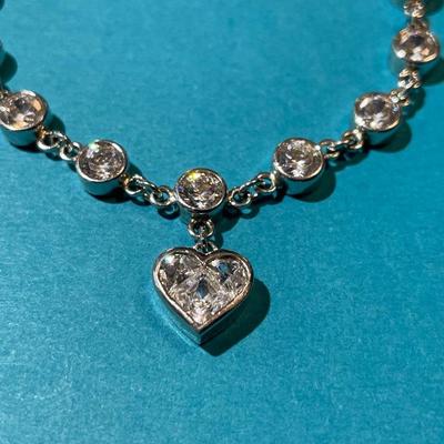 Vintage 7" Fashion CZ Bracelet 7" Long w/Heart Toggle Clasp in VG Preowned Condition.