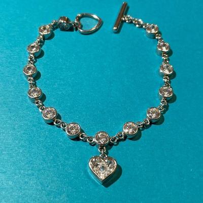 Vintage 7" Fashion CZ Bracelet 7" Long w/Heart Toggle Clasp in VG Preowned Condition.