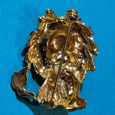 Vintage Fashion Lion Pin/Brooch in VG Preowned Condition as Pictured.