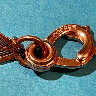 Vintage Copper Fashion Leaf Bracelet 7.5" Long in VG Preowned Condition as Pictured.