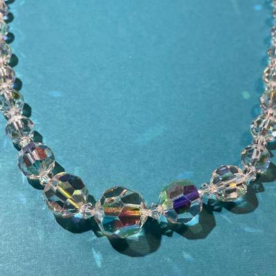 Vintage Fashion Crystal Graduated Necklace 20-22" Adjustable in VG Preowned Condition as Pictured.