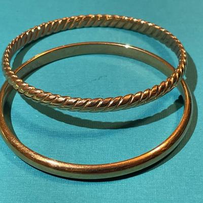 Vintage Bronze & Brass Bangle Bracelets in VG Preowned Condition as Pictured.