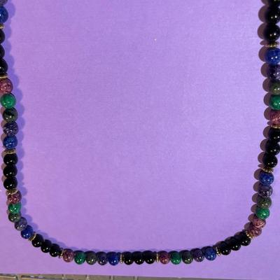 Vintage Onyx/Agate 26" Fashion Bead Necklace w/Gold-tone Spacers in VG Preowned Condition.