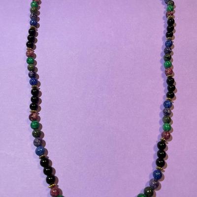 Vintage Onyx/Agate 26" Fashion Bead Necklace w/Gold-tone Spacers in VG Preowned Condition.