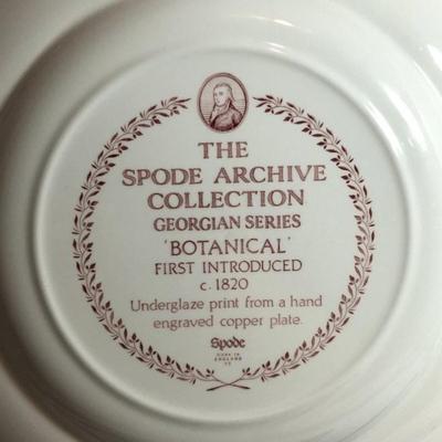 One Spode Georgian Botanical Plate Red Transferware Dinner Plate 10.5” Diameter in VG Preowned Condition.