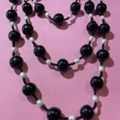 Vintage 20" Layered Look Multi Strand Onyx & Faux Pearl Fashion Necklace w/Button Clasp in VG Preowned Condition.