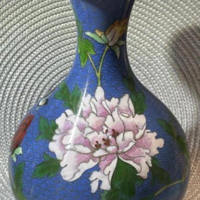 Gorgeous Chinese Cloisonne Blue Floral & Bird Enamel Vase 9" Tall in VG Preowned Condition.
