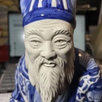 Vintage Japanese Kutani Porcelain Old Mud Man Scholar Figurine Blue & White in Very Good Preowned Condition. 11.5" Tall.