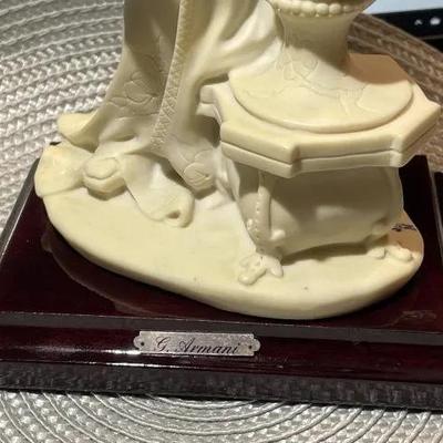 Vintage Giuseppe Armani Asian Lady Figurine Dated 1987 Florence 13" Tall in VG Preowned Condition.