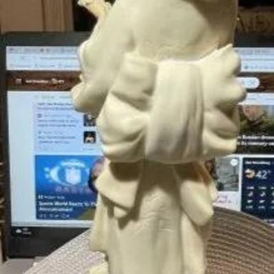 Vintage Giuseppe Armani Asian Lady Figurine Dated 1987 Florence 13" Tall in VG Preowned Condition.