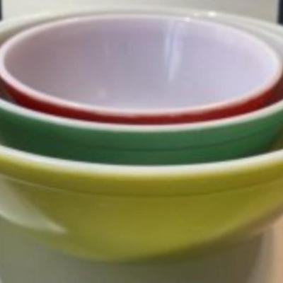 3 VINTAGE Pyrex "Primary Colors Set" aka "400 Series" Nesting Bowls Milk Glass in Fair-Good Preowned Condition.