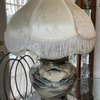 Fantastic Condition Japanese/Asian (Kutani?) Ginger Jar Lamp & Shade 27" Tall w/Shade in VG Preowned Condition.