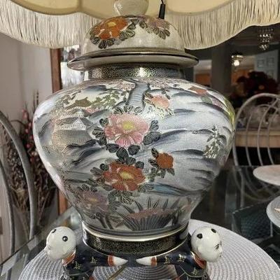 Fantastic Condition Japanese/Asian (Kutani?) Ginger Jar Lamp & Shade 27" Tall w/Shade in VG Preowned Condition.