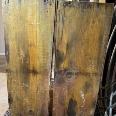 Vintage White Horse Cellar Scotch Whiskey Wooden Crate Box 16.5" x 12" x 9" in Good Condition as Pictured.