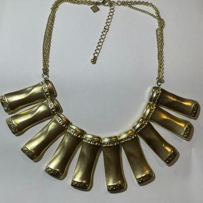 Heavy Preowned Gold-tone Adjustable Fashion Necklace in Good Condition as Pictured.