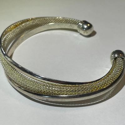 Heavy Hardly Ever Worn Condition Sterling Silver Mesh Top Cuff Bracelet for a Size 8" Wrist in VG Condition.