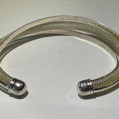 Heavy Hardly Ever Worn Condition Sterling Silver Mesh Top Cuff Bracelet for a Size 8" Wrist in VG Condition.