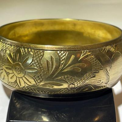 Vintage Etched Brass Fashion Bangle Bracelet 1" Wide in Good Preowned Condition.