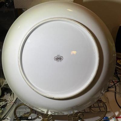 Vintage Heritage Mint Japan Ming Dynasty Themed 14" Charger Plate in Good Preowned Condition.