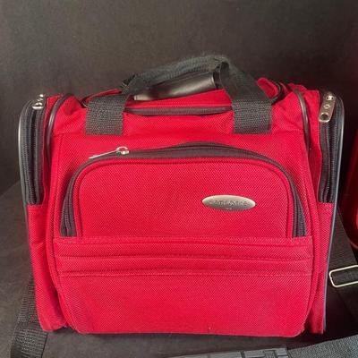 Lot 1 Samsonite Luggage 2 pcs