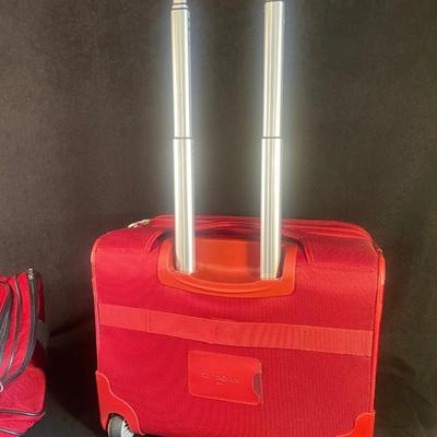Lot 1 Samsonite Luggage 2 pcs