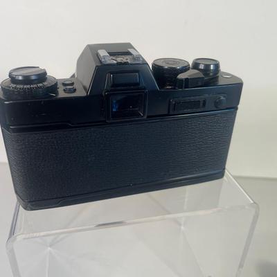 Lot 17 Vintage Yashica 35mm Film Camera